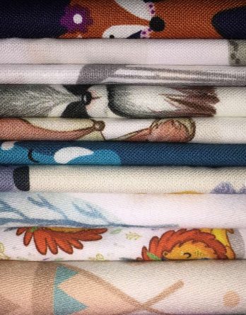 2m Jungen Baumwollstoff Stoffreste Überraschungspaket | 20cm bis 45cm hoch bei voller Breite | 100% Baumwolle – 130g/m2 bis 150g/m2 – Ökotex