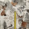 0,5m Baumwollstoff mit Hirsche, Füchse und Eichhörnchen sowie Sterne, Schneeflocken und Hütten im Schnee – grau braun silber weiß – Winter Weihnachtsstoff mit Motive für Weihnachten – Winterwald