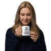 Hübsche Tee- oder Kaffeetasse mit coolem Spruch – 310ml – tolle hochwertige Tasse mit lustigem Spruch zum Nähen – Spruch “Nähen ist meine Therapie” – spülmaschinengeeignet
