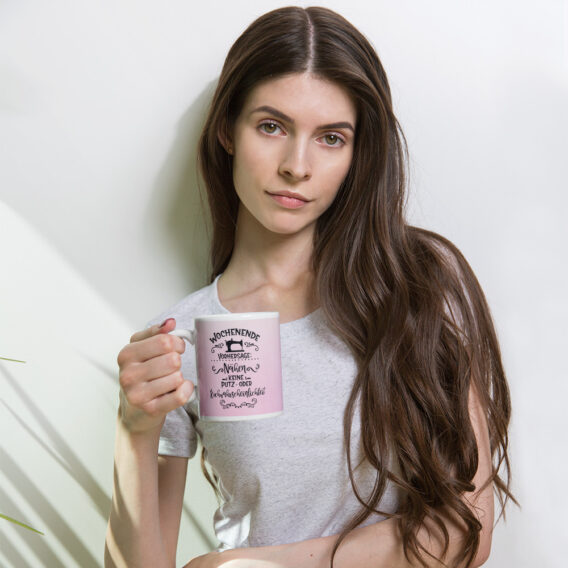 Hübsche Tee- oder Kaffeetasse mit coolem Spruch – 310ml – tolle hochwertige Tasse mit lustigem Spruch zum Nähen – spülmaschinengeeignet