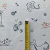 Meterware ab 25cm: 0,25m maritimer Baumwollstoff mit Fische, Leuchtturm und Boote am Meer – Meerestiere, Muscheln, Rochen, Quallen, usw. – Sommer Kinderstoff – Digital – Ökotex – Happy Sea