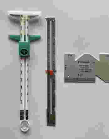 3-teiliges Nähzubehör Set – Lineal zum Nähen, Basteln und Stricken – T-Gleitlehre, Strick- und Nähmaß und Saummaß – ideal für perfekte Nähte und Säume – Saumhilfe für Nähmaschine, Bügelhilfe