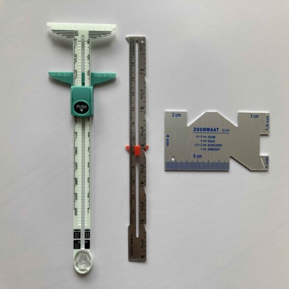 3-teiliges Nähzubehör Set – Lineal zum Nähen, Basteln und Stricken – T-Gleitlehre, Strick- und Nähmaß und Saummaß – ideal für perfekte Nähte und Säume – Saumhilfe für Nähmaschine, Bügelhilfe