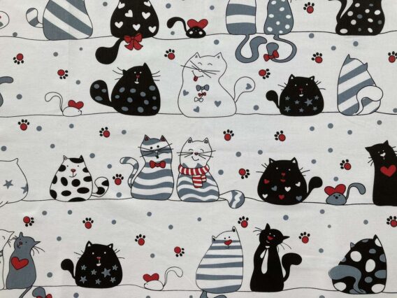 0,5m fester Baumwollstoff mit süße Katzen, Mäuse und Pfoten in Meterware – Mädchen Kinderstoff und für Katzenfreunde – rot schwarz weiß – Digital – Ökotex