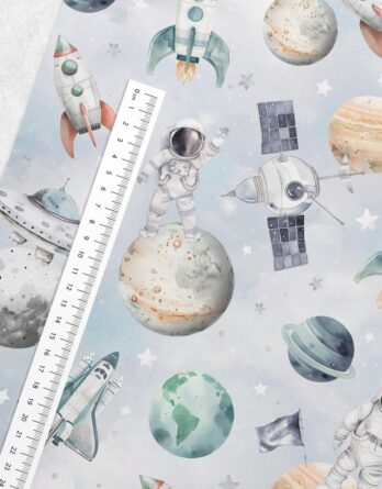0,5m Premium Baumwollstoff mit Motive aus dem Weltall – Raketen Astronauten Planeten Sterne & Mond – Baumwollstoffe zum Nähen – Kinderstoffe aus 100% Baumwolle für Jungen – Digital – Ökotex